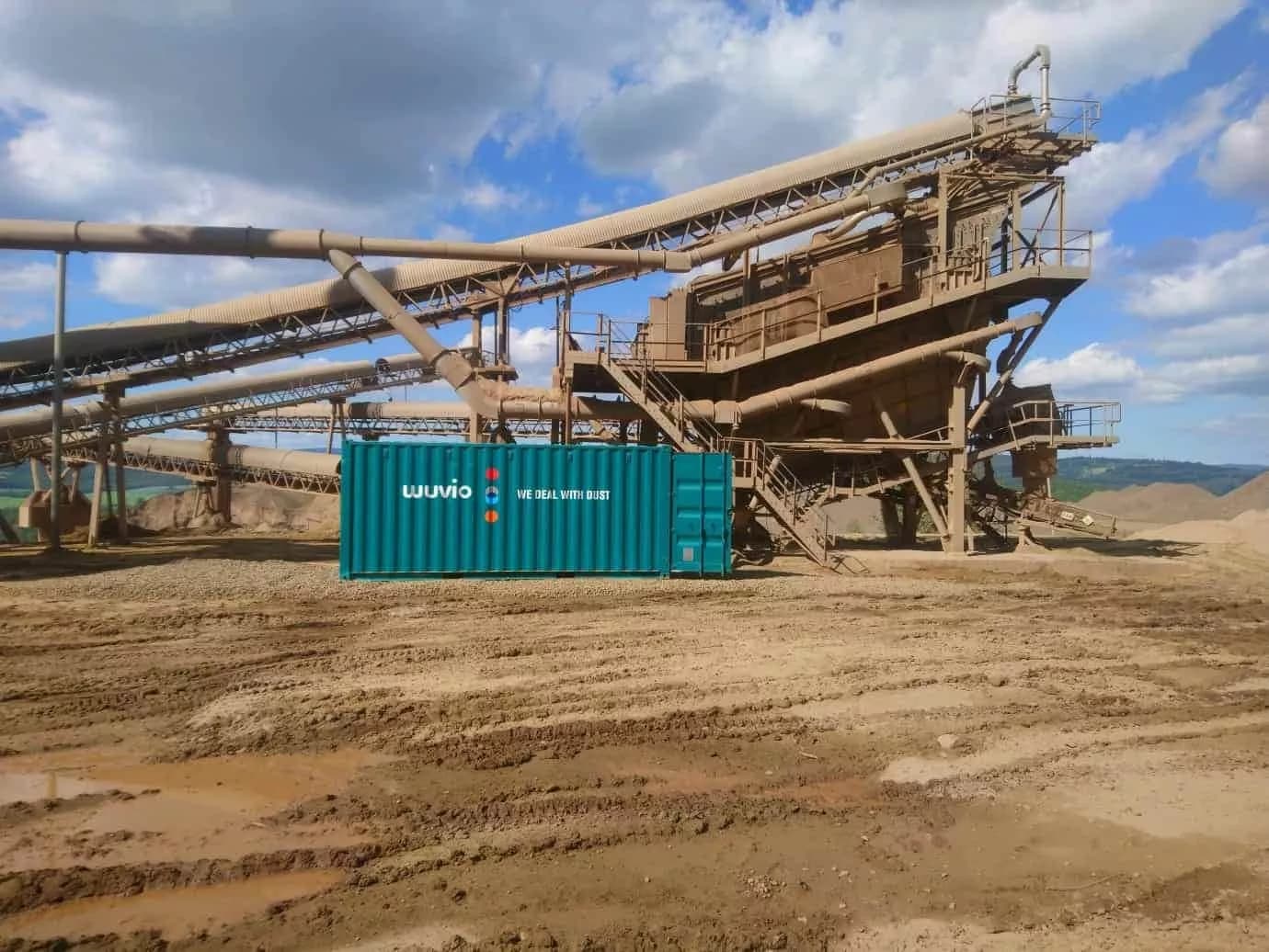 Wuvio container